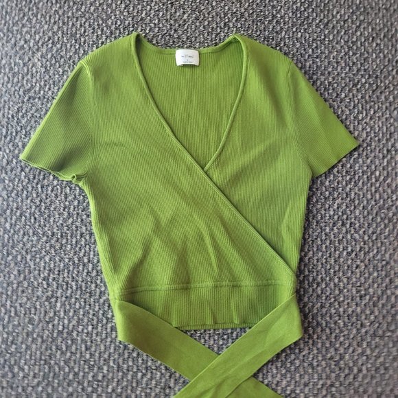 Aritzia Tie-front Top in Green Size Medium M - Picture 2 of 3
